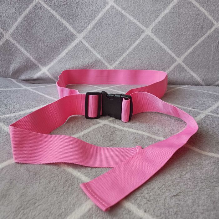 Pasek różowy, szerokość 5cm, klamra plastikowa