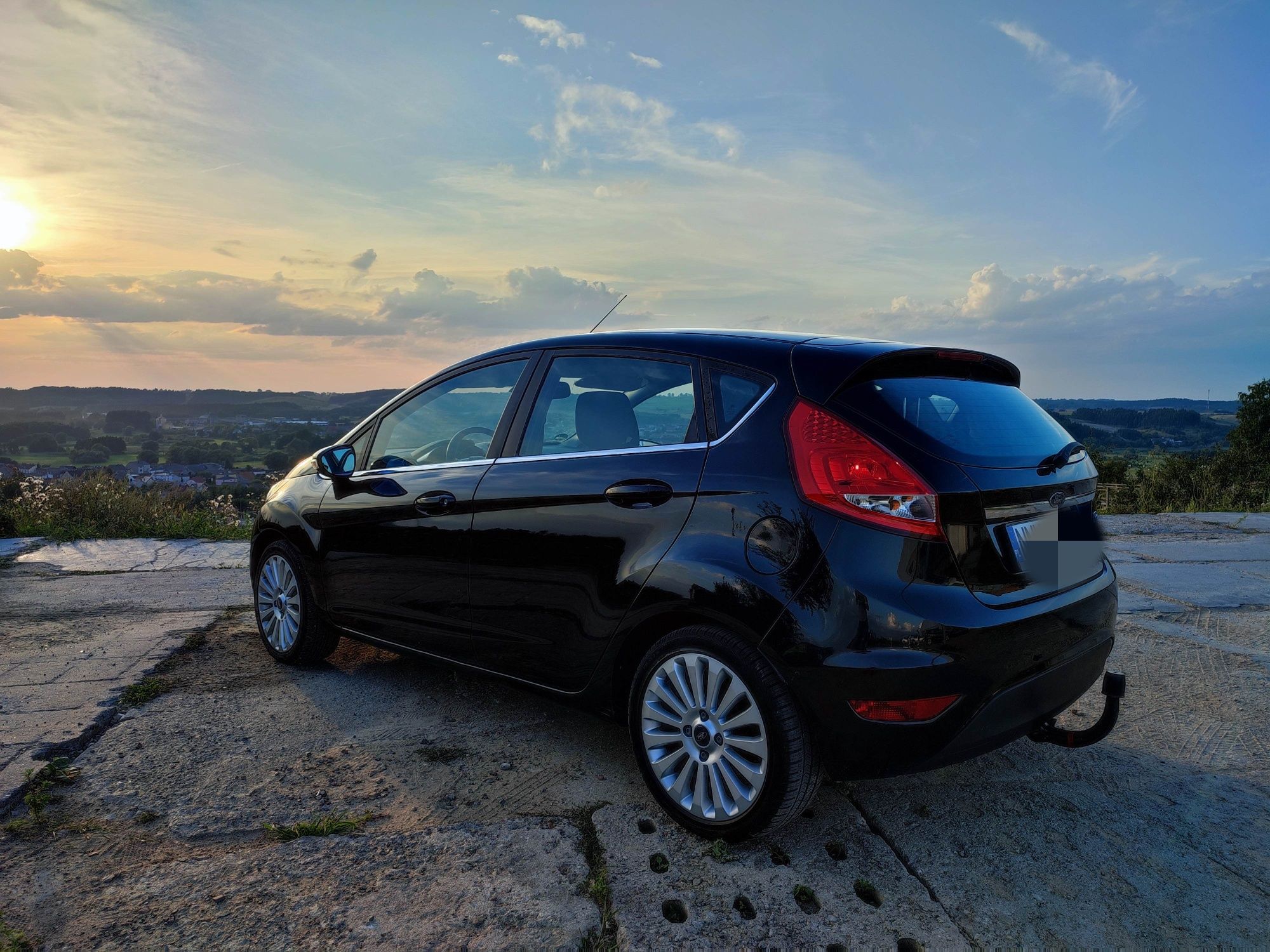 Ford Fiesta Mk7 5 drzwi 1.6 benzyna 120km Bogata opcja Titanium