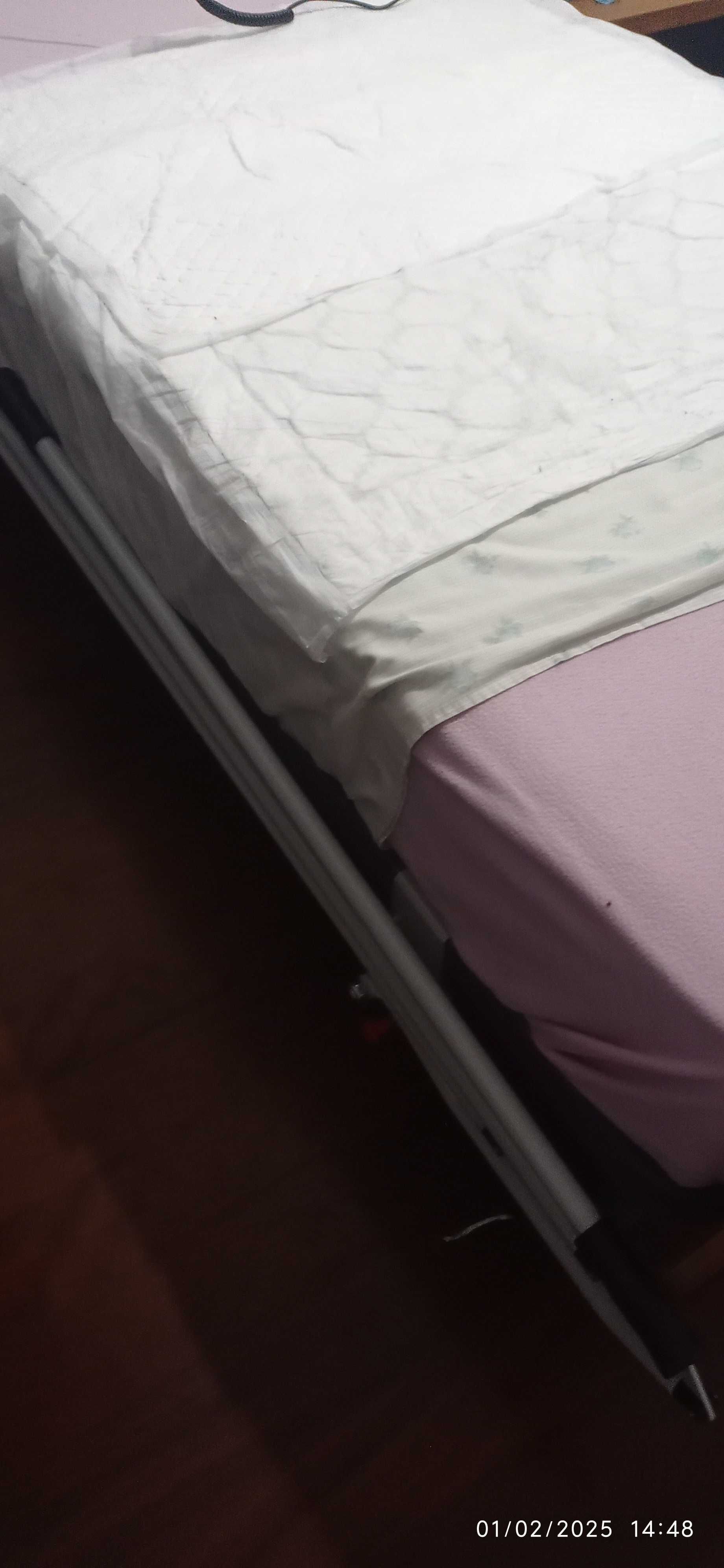 Cama articulada com colchão