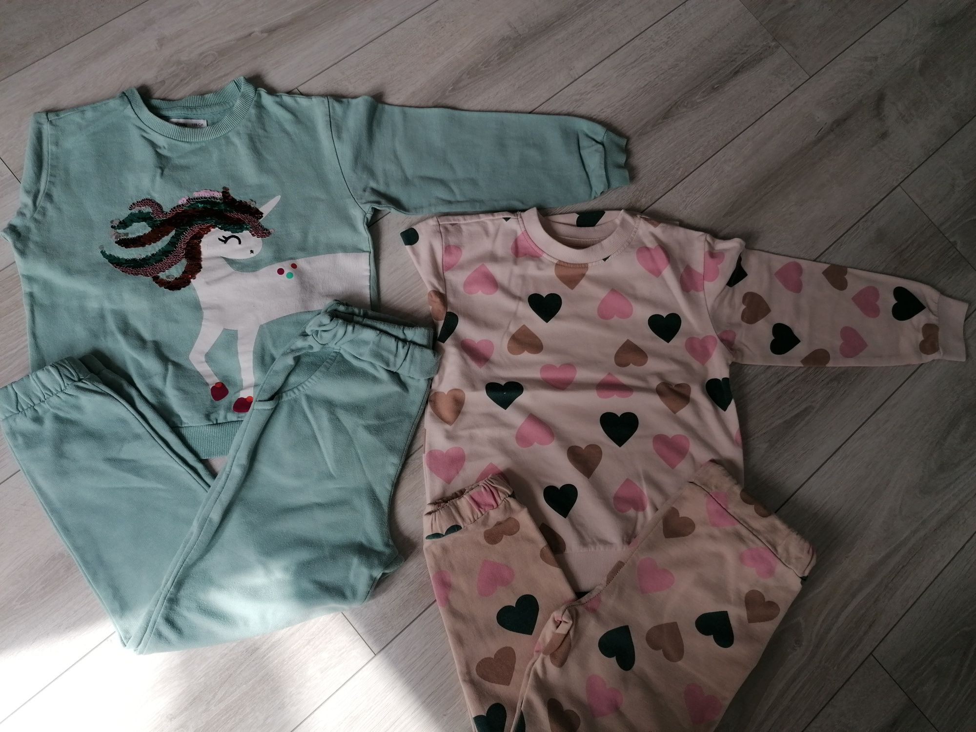 Zestaw dresowy roz 128