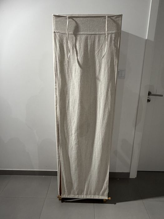 Sapateira de madeira