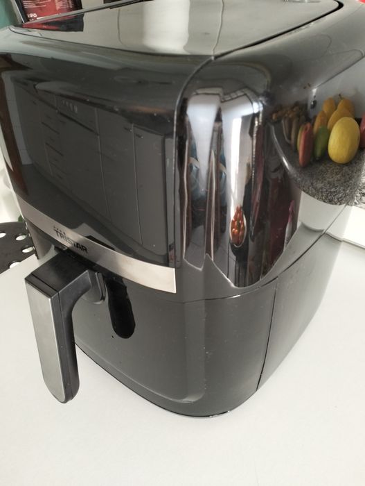 Air fryer (fritadeira de ar quente) TriSta 8 litrosr Nova