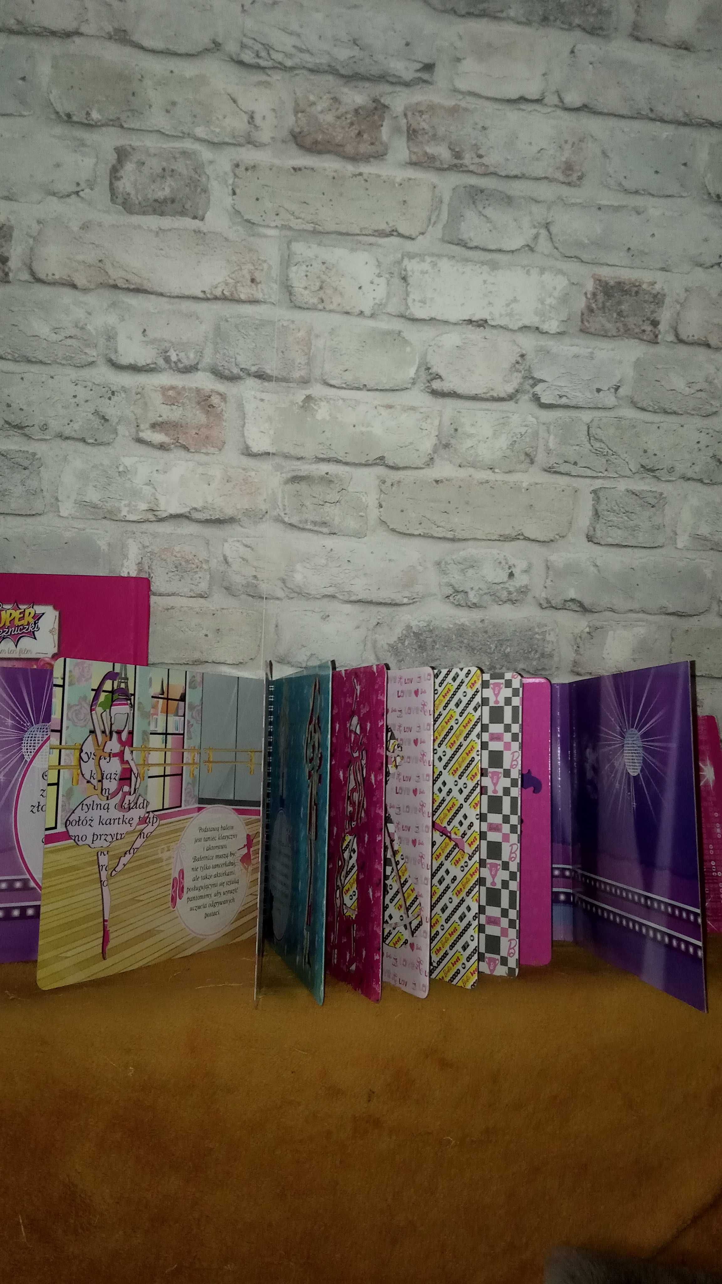 Zestaw Barbie 2 książki+szablony oraz książka +4 ukladanki puzzli