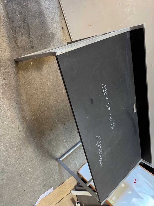 Biurko czarne  rama metalowa-srebrna  120x60 wys 75cm