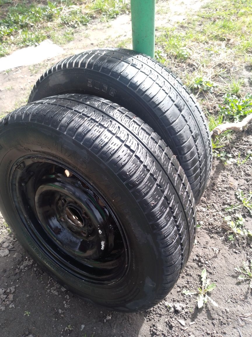 Шини з дисками Кама літні 175/70r13. 1000 одне