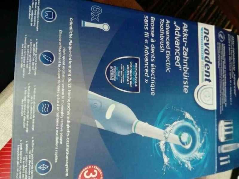 Akumulatorowa szczoteczkado zębów Advanced firmy Nevadent