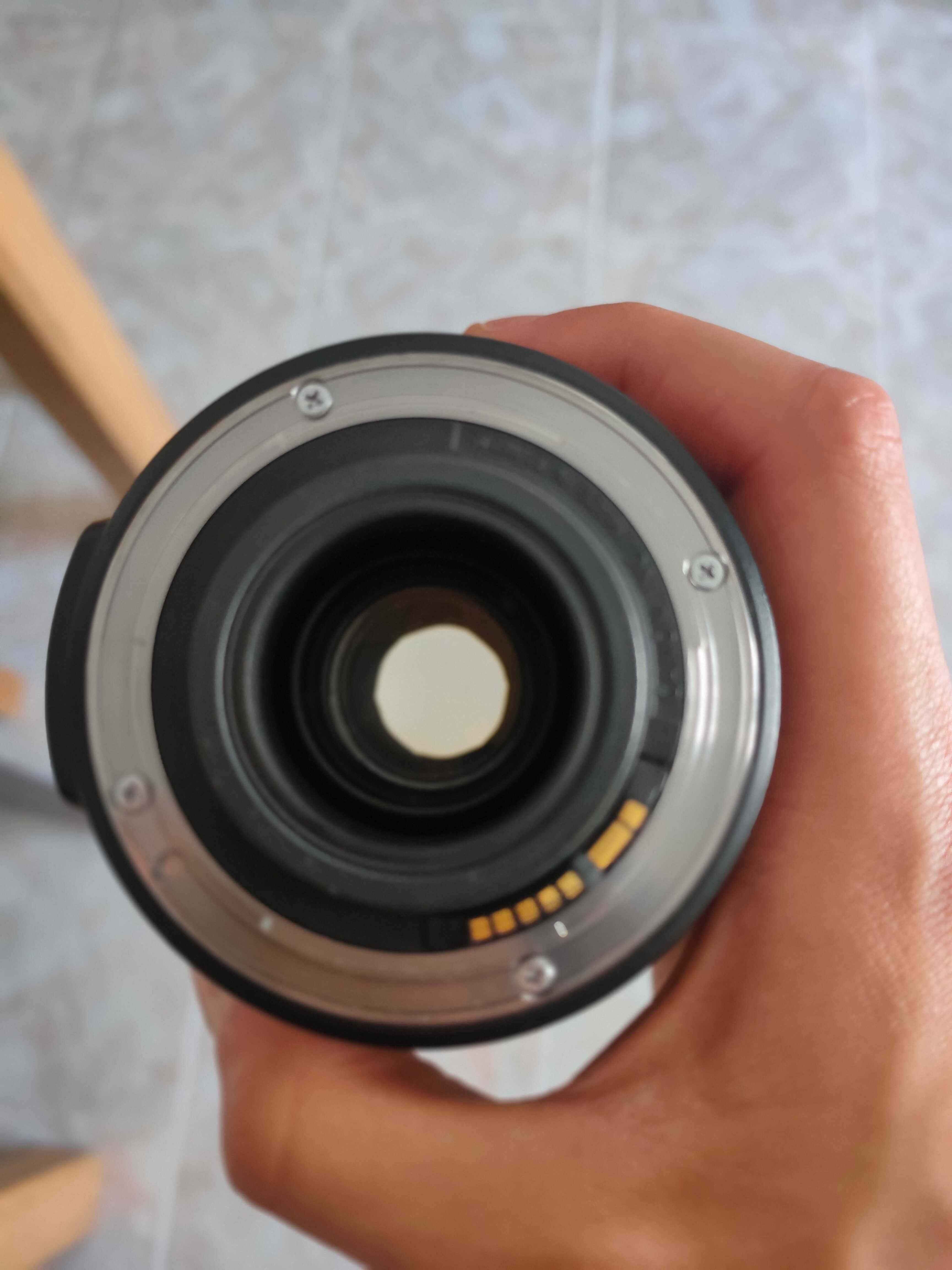 Canon EF-S 18-135mm f/3.5-5.6 IS STM