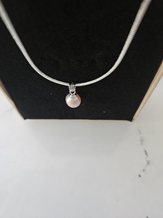 Srebrne zawieszki z perłą