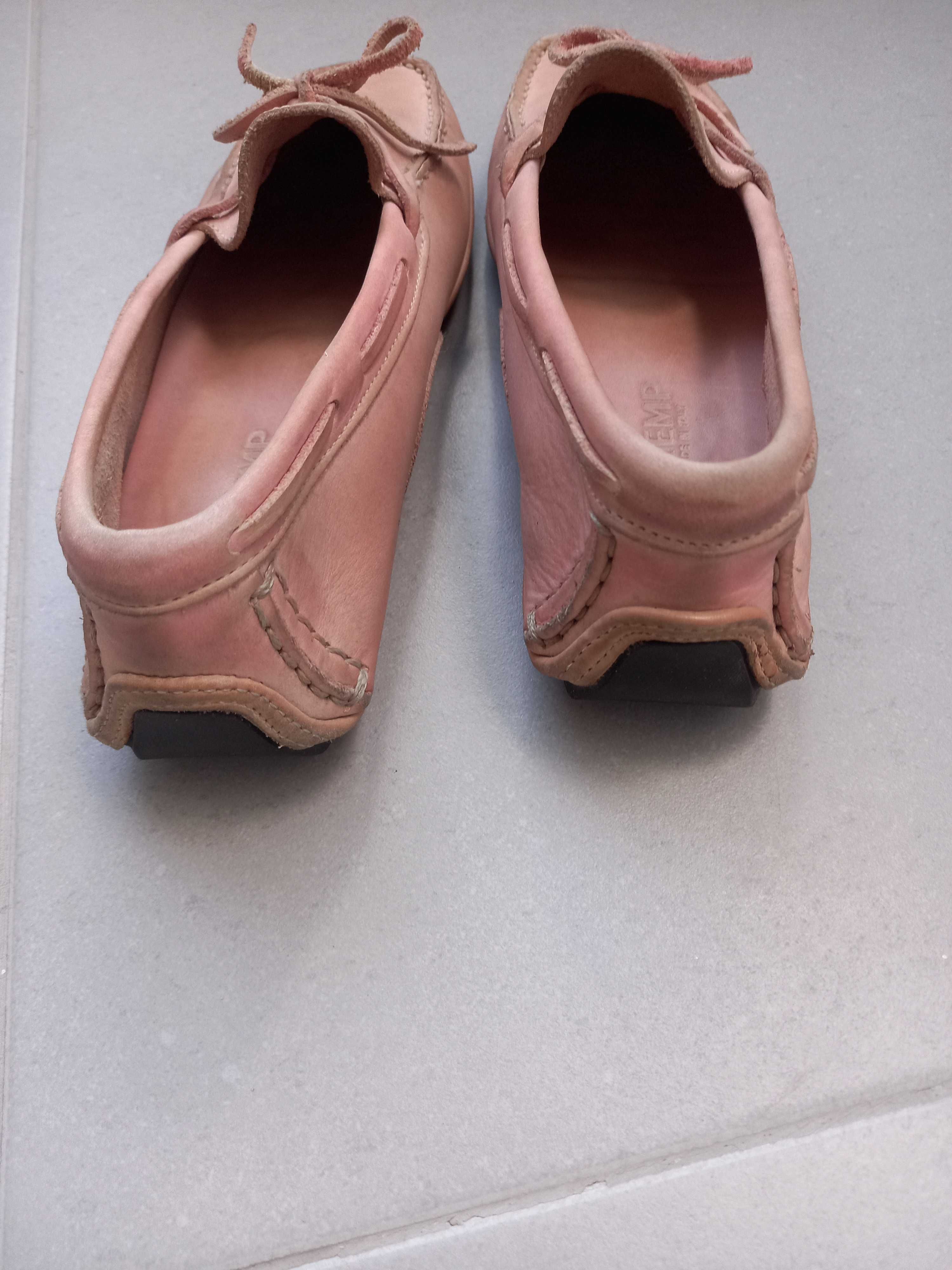 Mocassins rosa tamanho 35