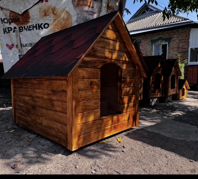 Будки утеплені та прості