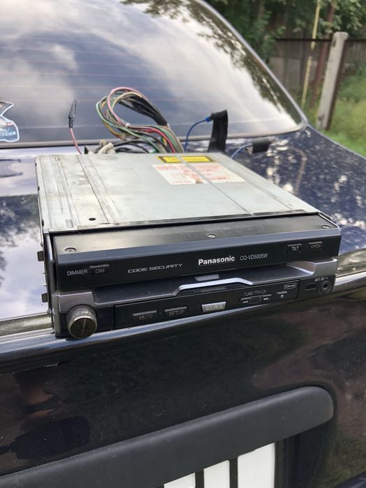 Panasonic CQ-VD5005W з виїзним екраном