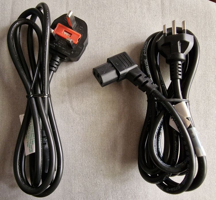 Adaptador e Cabos alimentação Uk/Suíça/EU