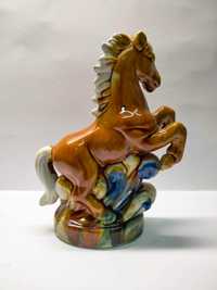 Figura ,,Koń" chińska porcelana sygnowany - ręcznie mal. pod szkliwem.
