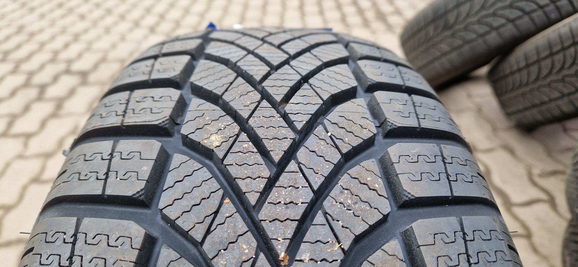 215/60 R17 100V Falken Eurowinter HS02 nowa 2024r