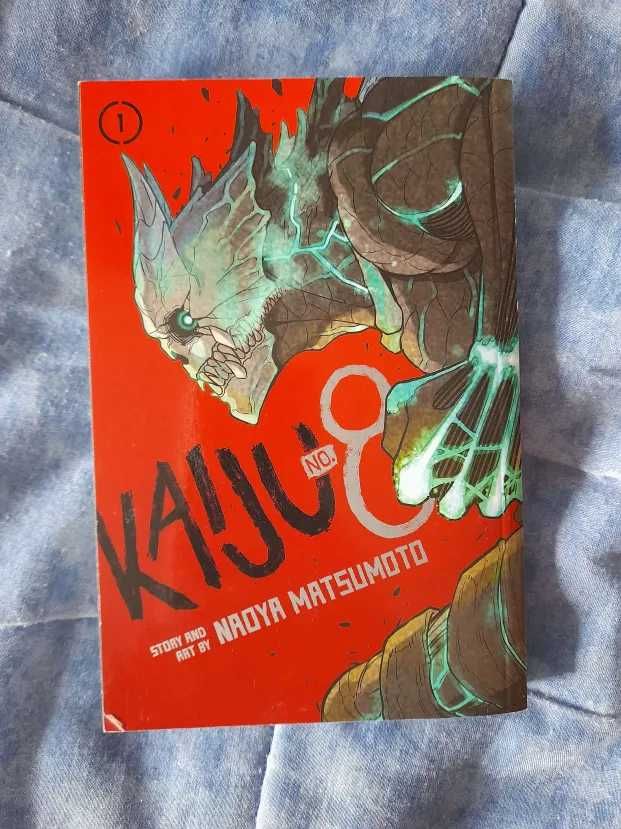 Diversos mangás (Sakamoto Days, Berserk, Orange, etc)