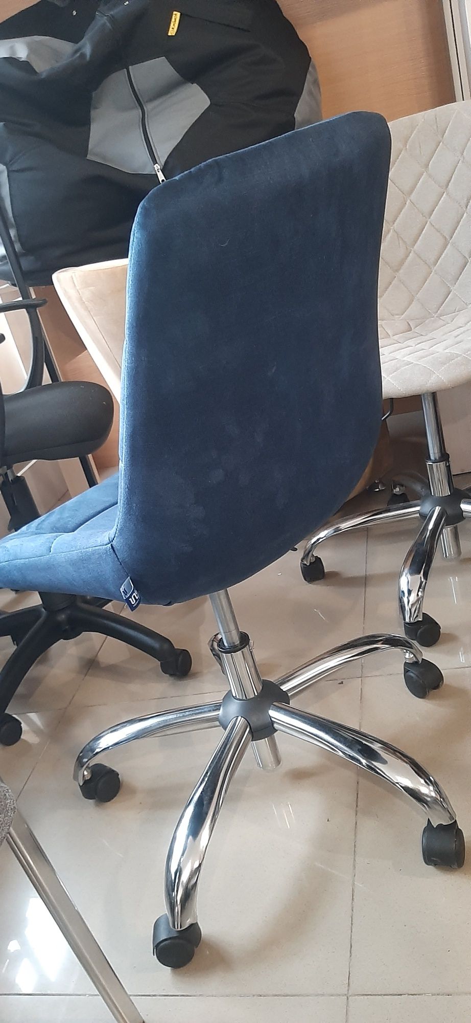 Кресло стул в дом в офис