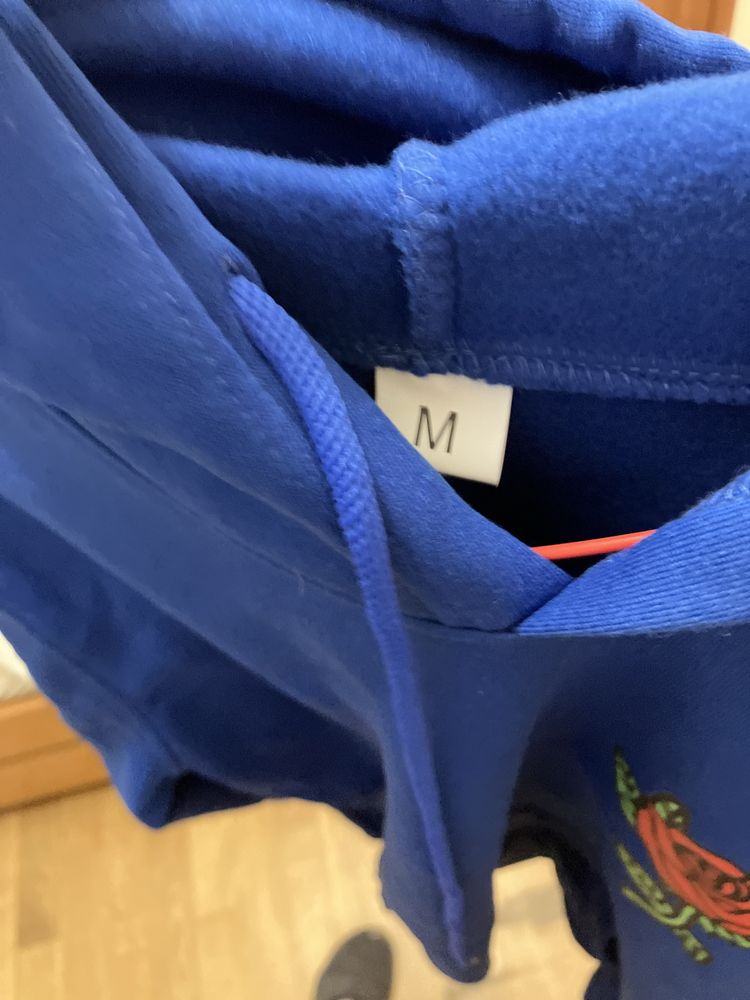 Bluza męska niebieska M fit S z kapturem i nadrukiem róży