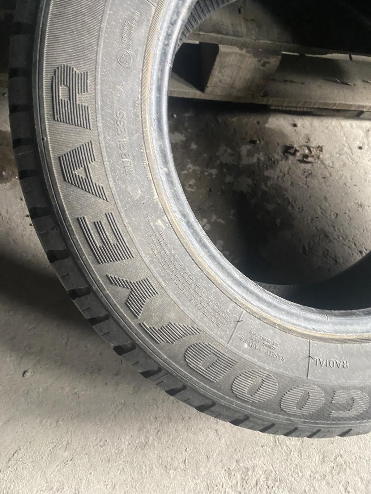 205.65.15c GoodYear 1шт лето БУ склад шины резина из Европы 65 R15С