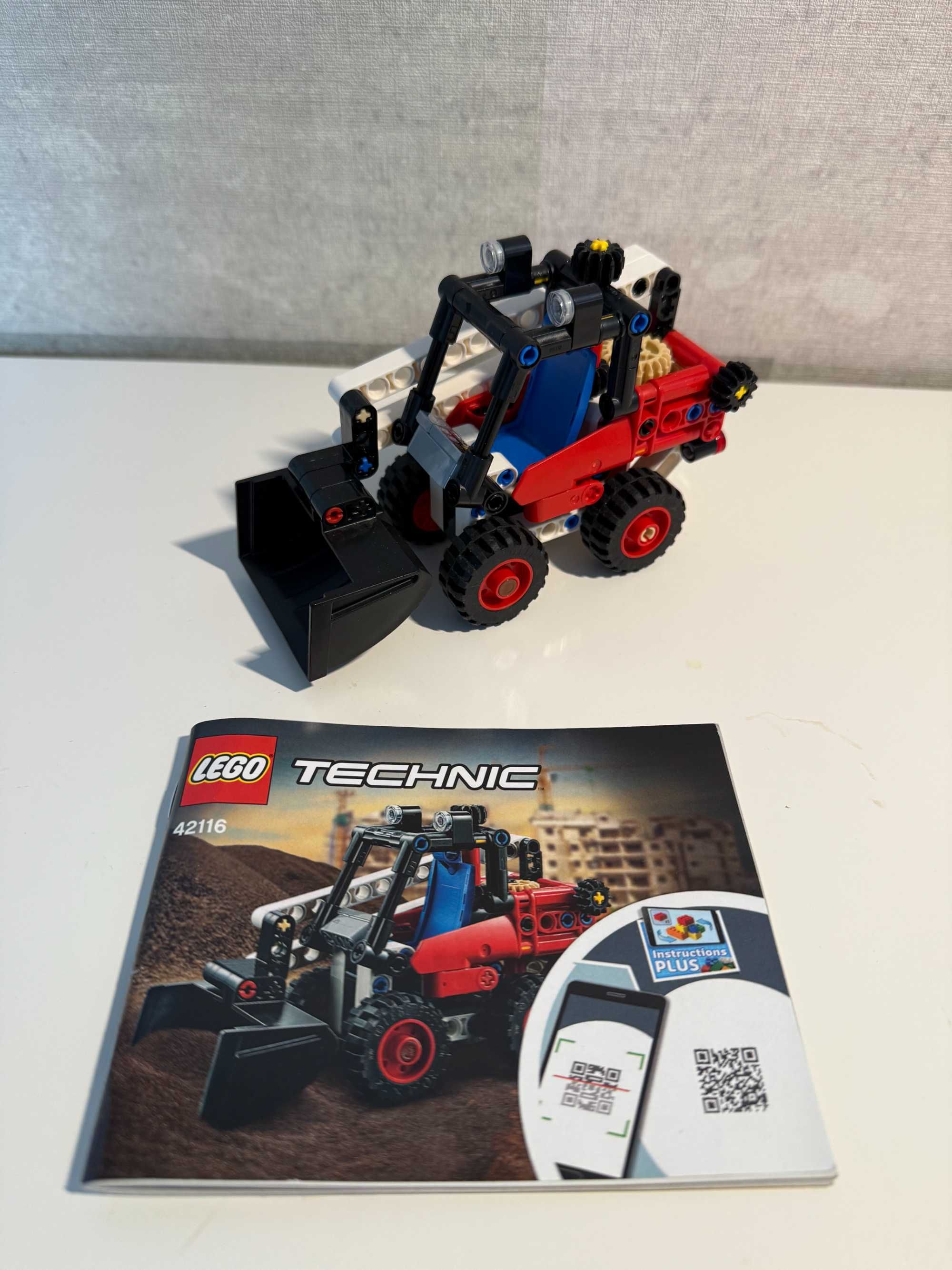 Lego Technic 42116 - Ładowarka