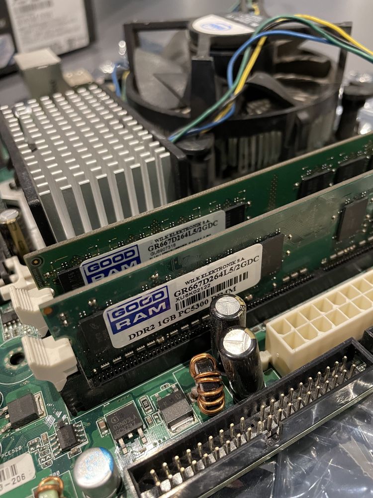 Płyta główna Intel DG31PR Z Procesorem i pamiecia