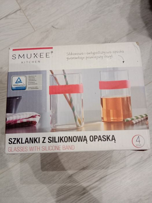 Szklanki z silikonową opaską