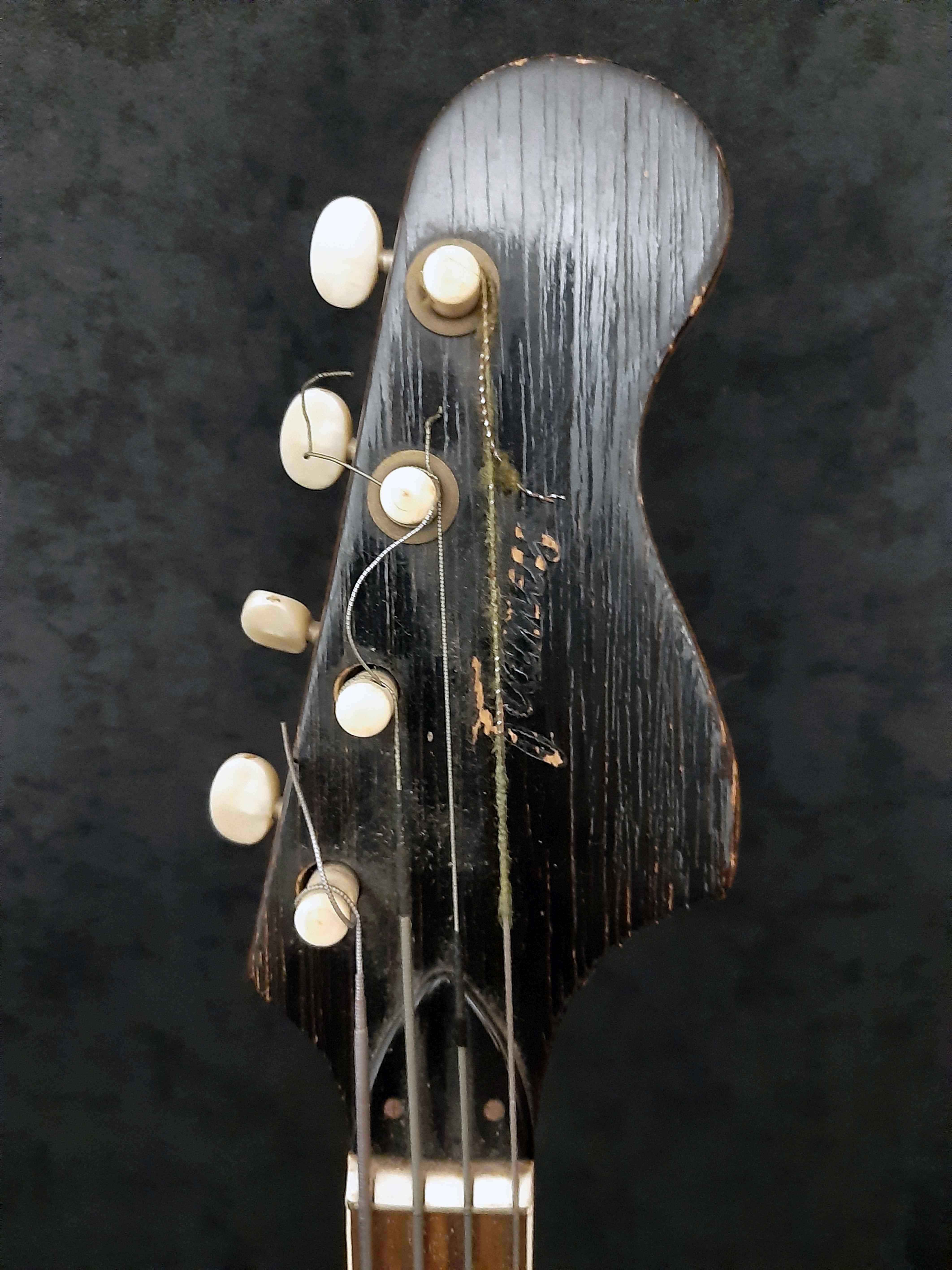 Elektryczna gitara basowa Framus Strato Star Bass 5/156.51 1960's