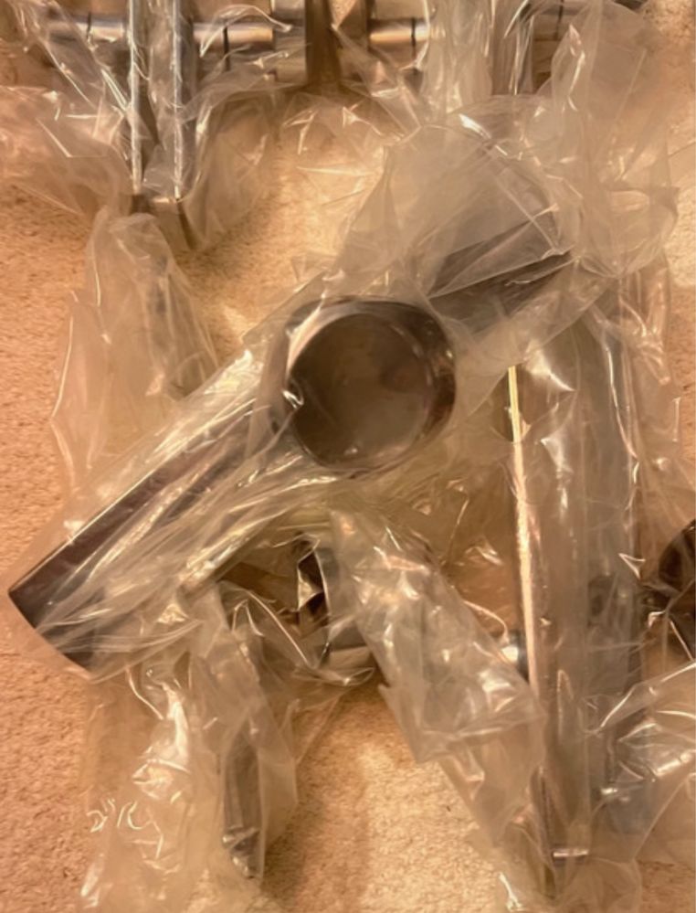 Puxadores metalicos prateados
