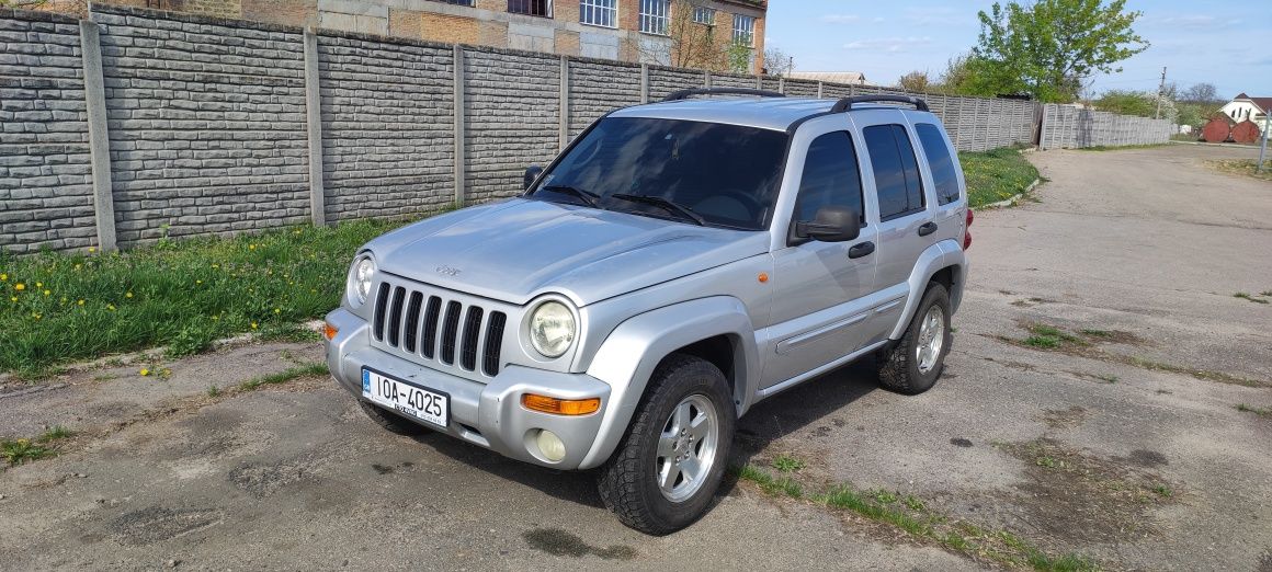 Jeep Cherokee kj liberty