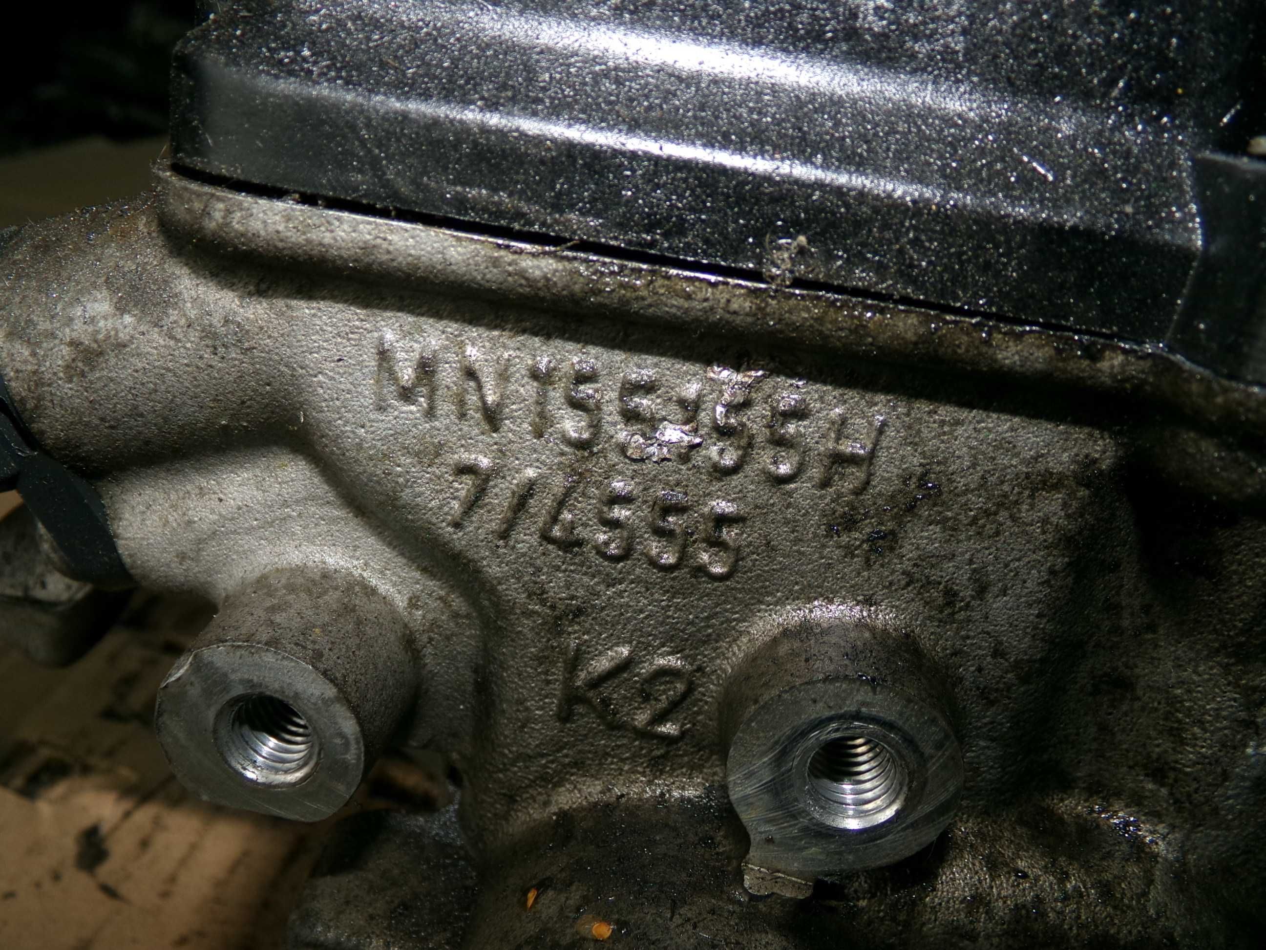 Maj55 Głowica silnika mitsubishi colt 1.3 VI MN155154K wysyłka