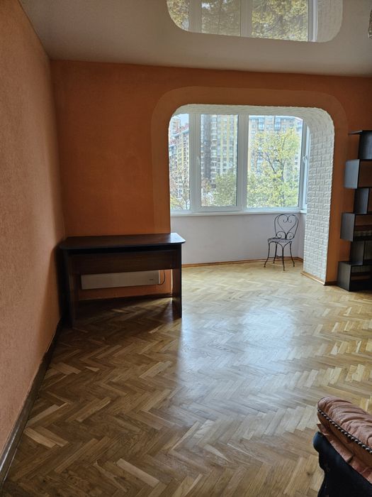 Продаж  2-3 кімнатна квартира вул.Алмазова,14 82м метро Печерська