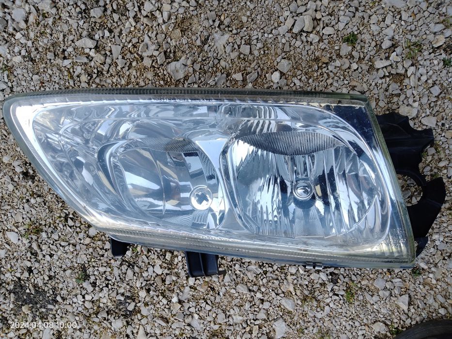 Lampa przednia prawa nissan almera N16