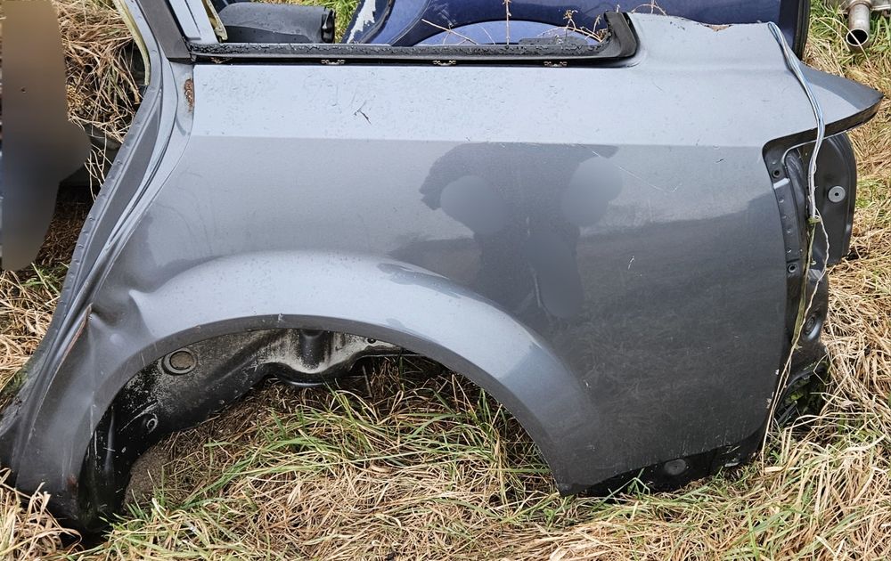 Audi A4 B6 kombi tylna lewa ćwiartka błotnik tylny