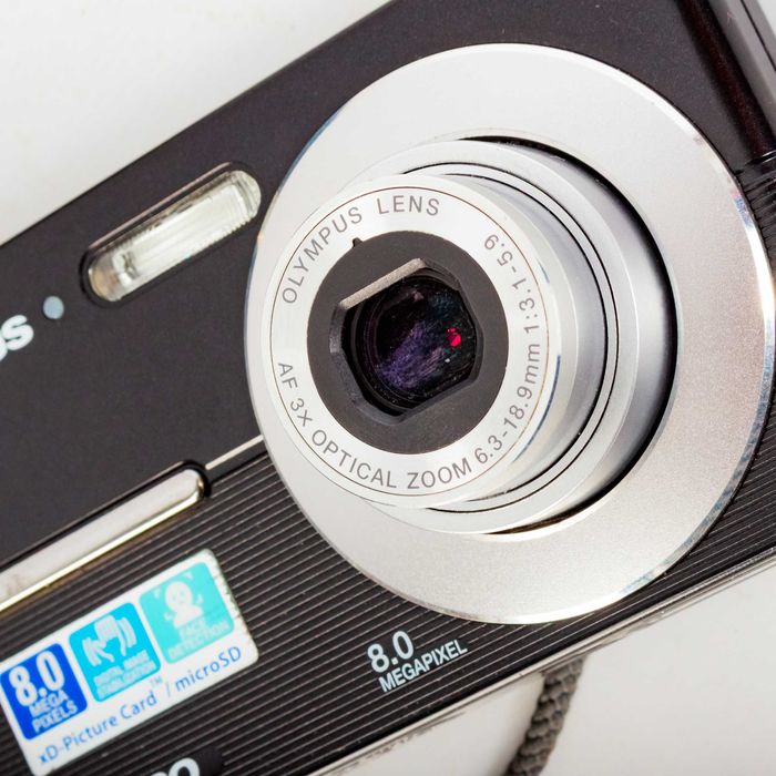 Фотоаппарат Olympus Fe 20 с кабелями, флешкой и аккумулятором