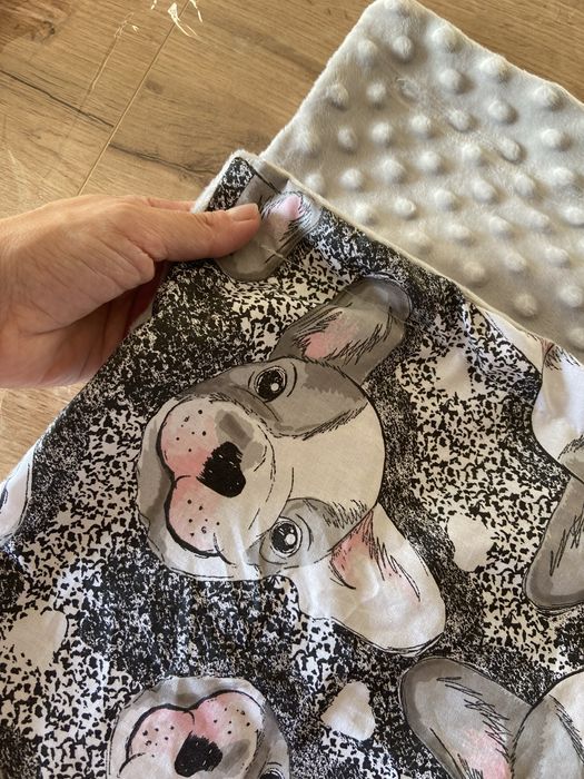 legowisko dla psa - koc wzór pieski buldożki koc minky