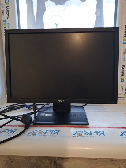 Монітор Acer v193w