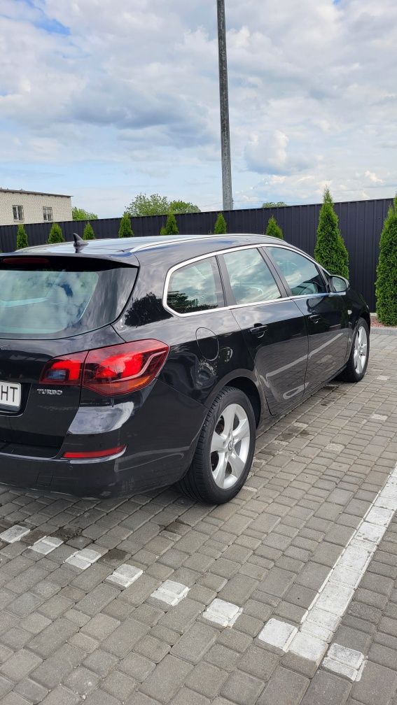 Opel astra j 1.6 180к.с