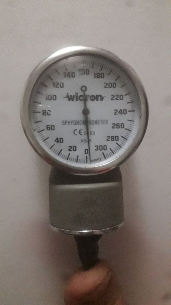 Сфигмомано́метр,тонометр 300mmhg