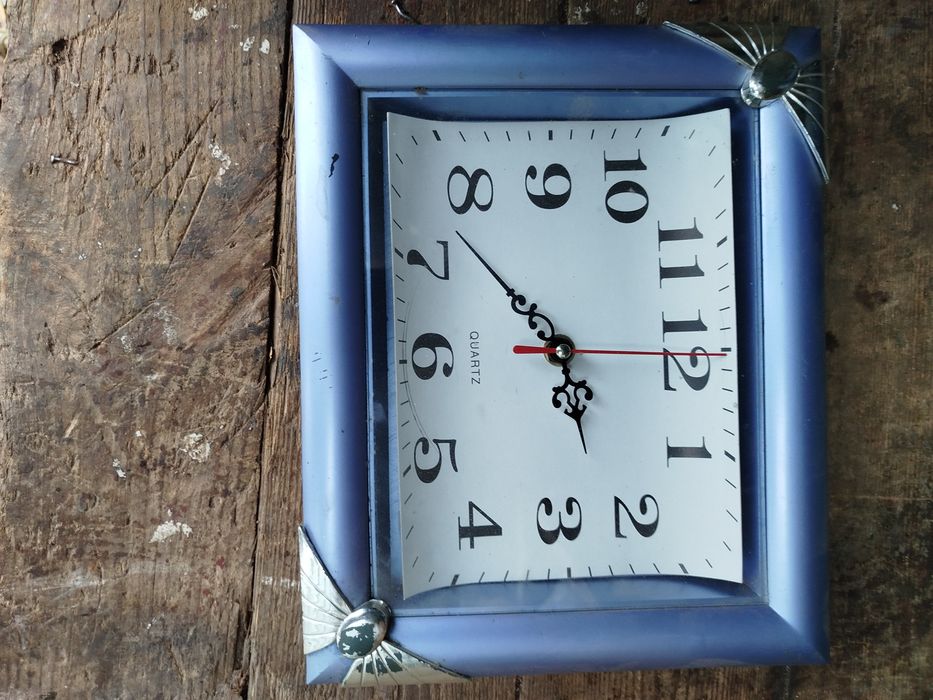 Часы настенные разные. (договорная).