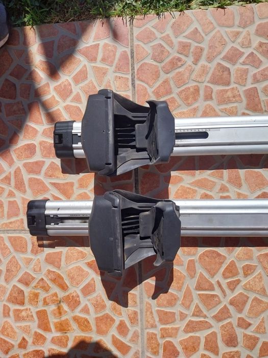 Barras THULE praticamente novas 125cm duas chaves.