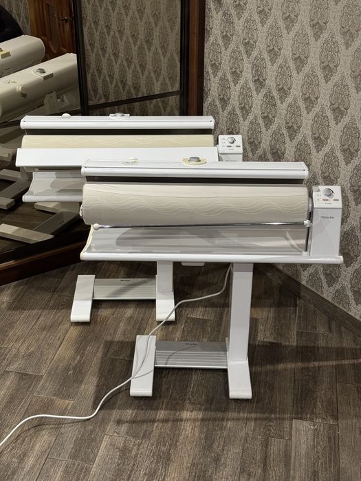 Прасувальний каток Miele B995D — у відмінному стані функція Пари