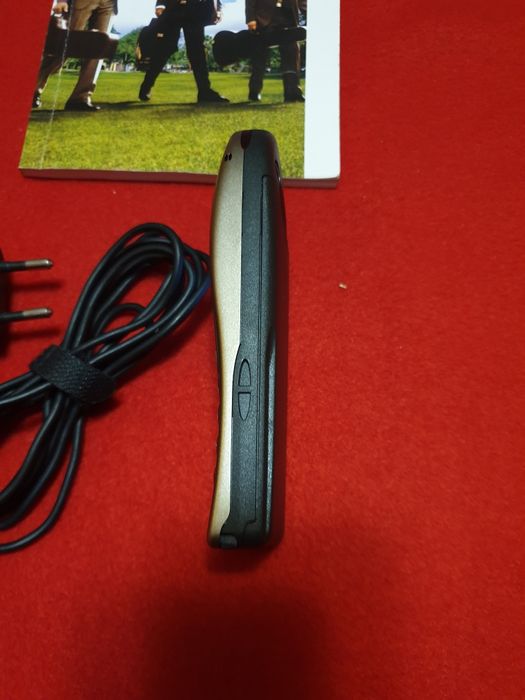 Nokia 6310i новая. В заводской пленке на экране.