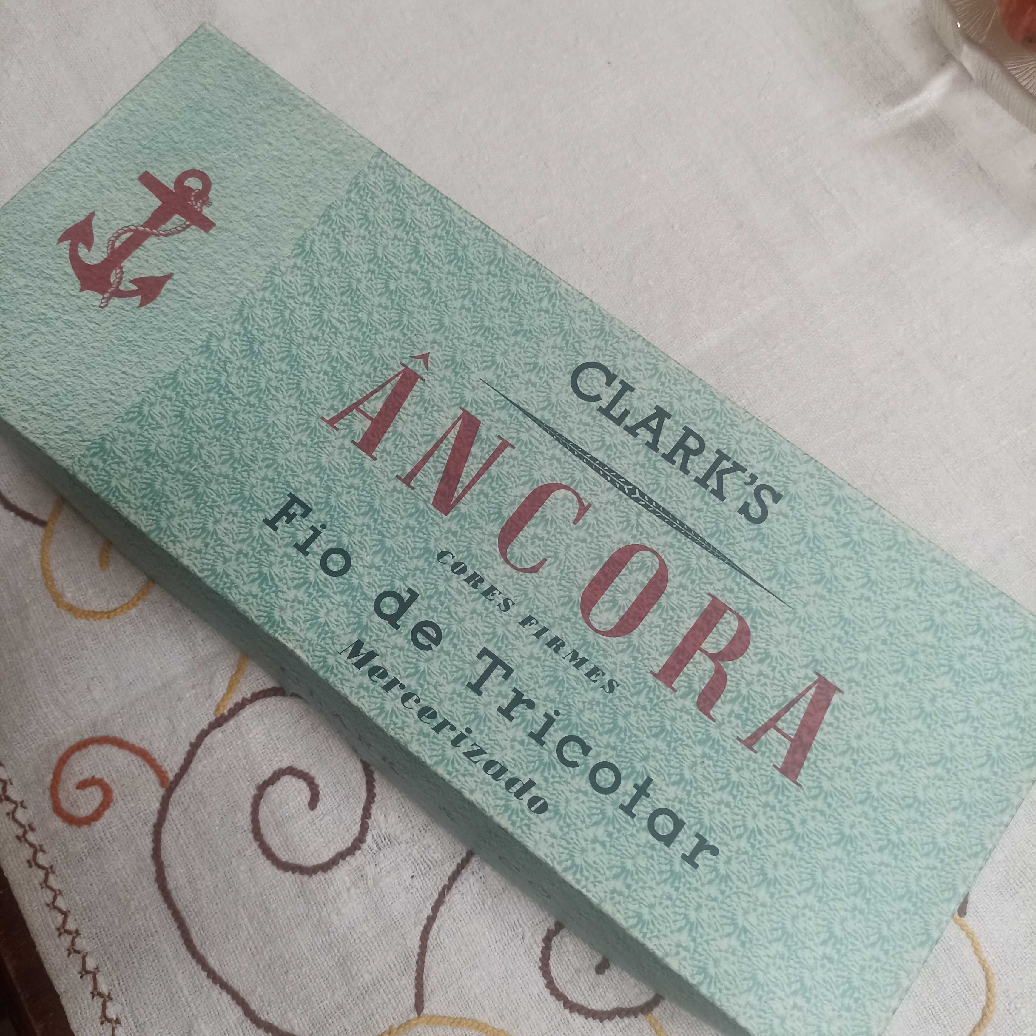 caixas de fio de tricotar âncora n°6