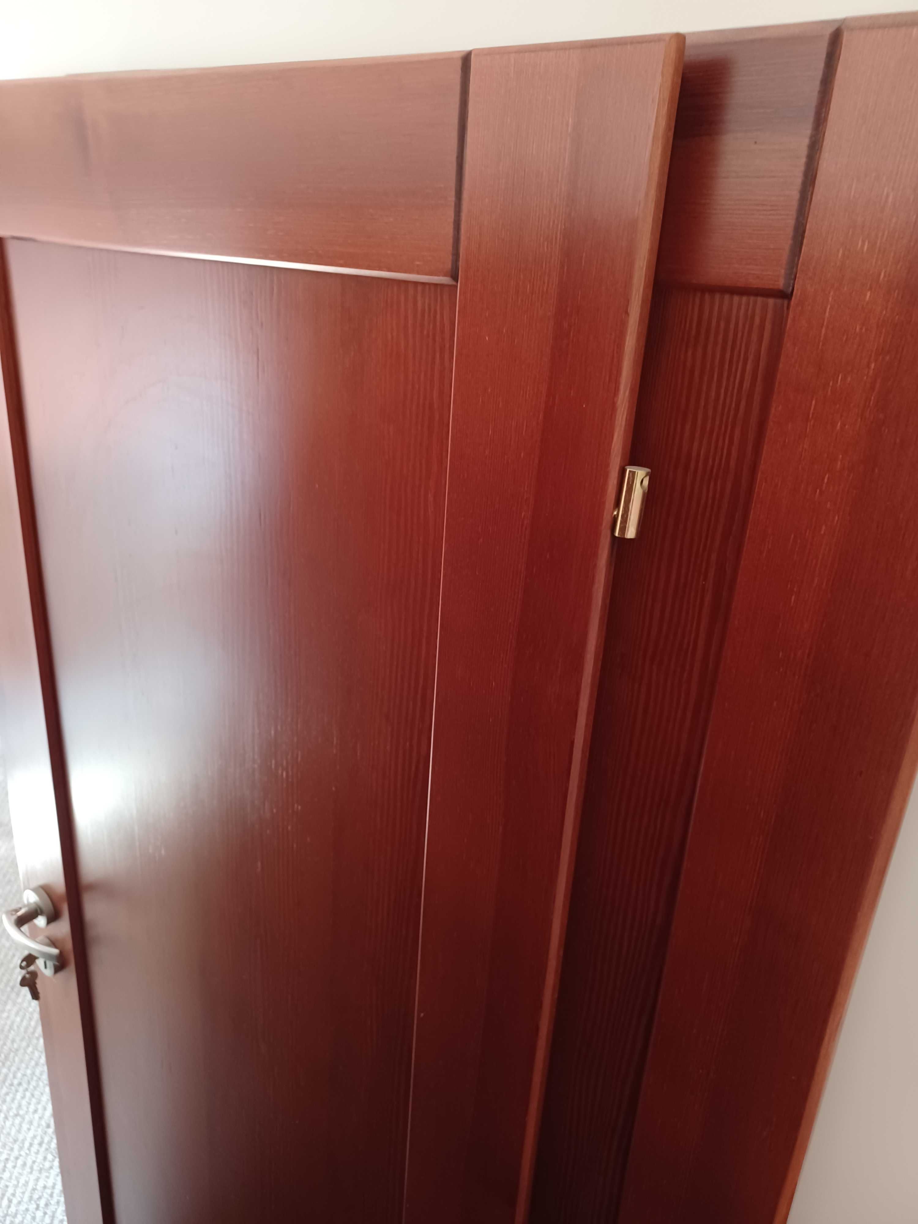 Solidne drzwi drewniane wewnętrzne 4pary, z futryną, pokój, łazienka