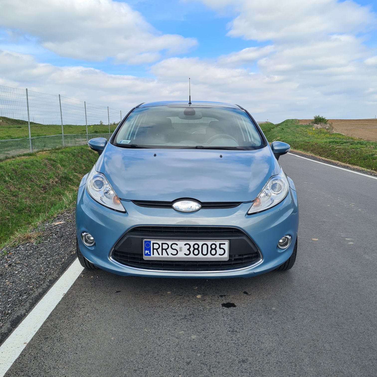 Ford Fiesta mk7 benzyna bogate wyposażenie