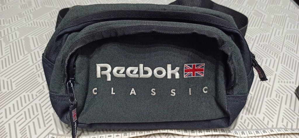 Saszetka(nerka ) Reebok