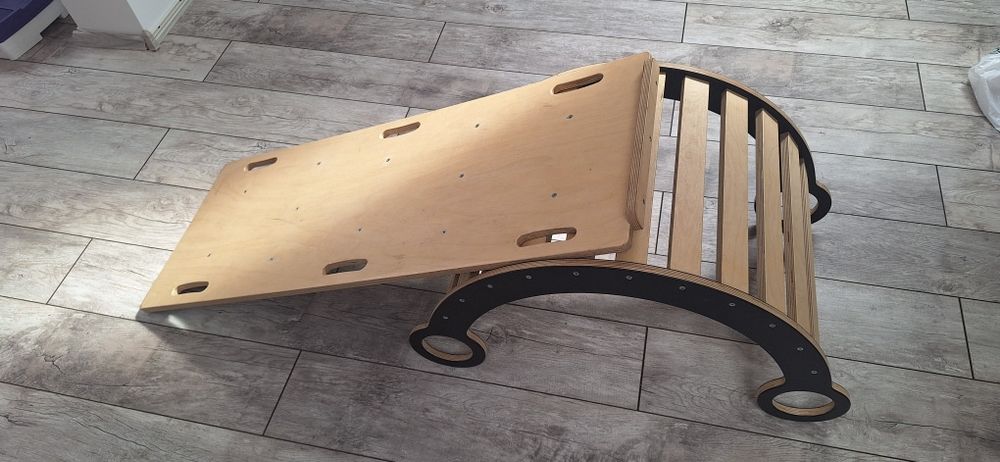 Drewniana zjeżdżalnia,wspinaczka