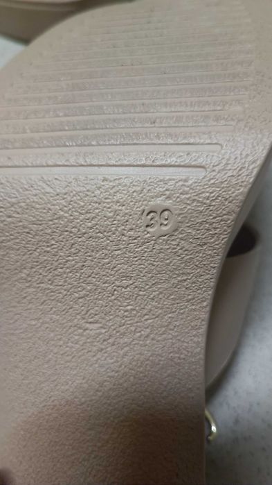 Шкіряні бежеві босоніжки жіночі 39р LONZA