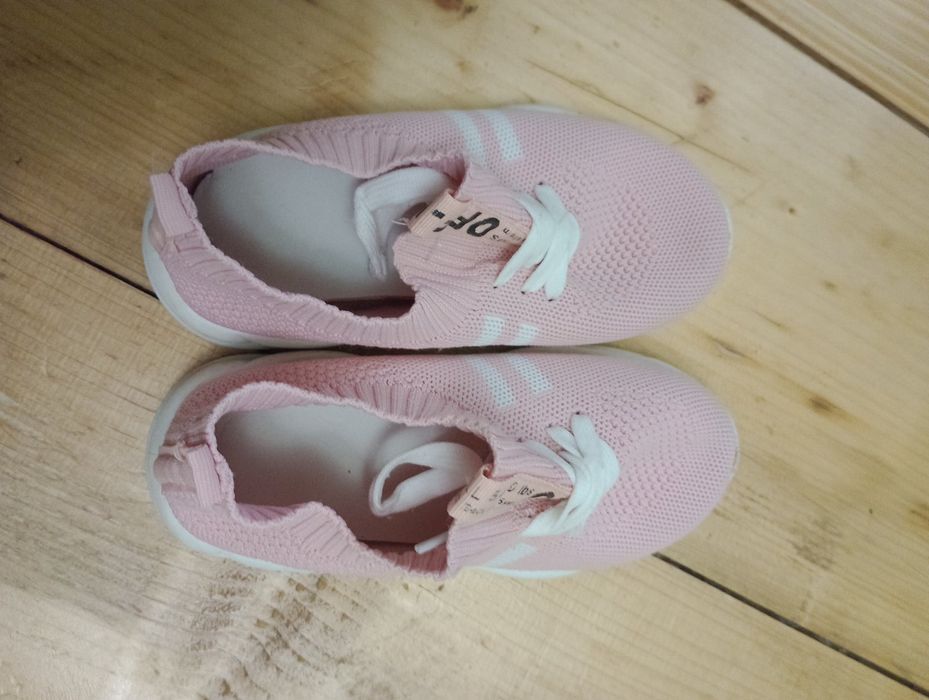 Кросівки для дівчинки