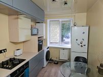 Продаж 3-х кімнатної квартири,  64м²,  Білогородська 45