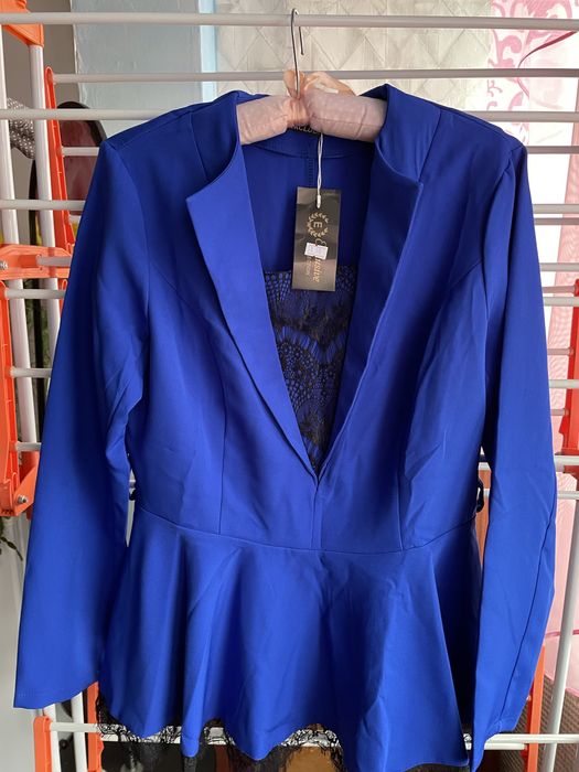 Костюм юбка и кофта с баской 50р